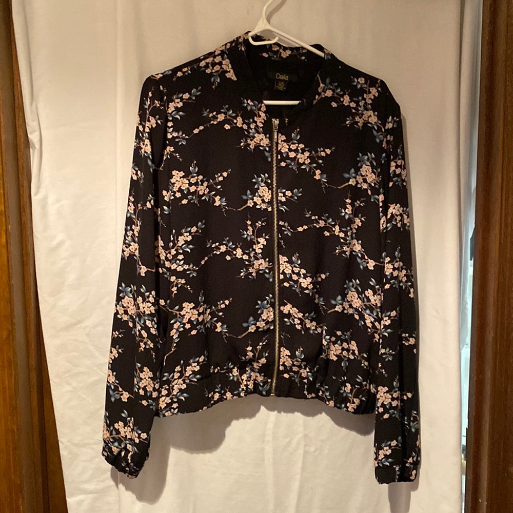 Ladies zippered blazer